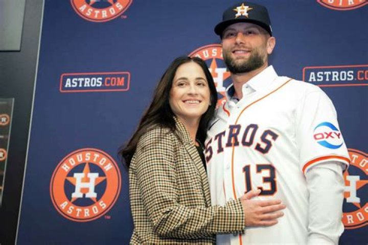 Brandon Walker: Wife, His Childhood, Marriage, &amp; More Facts