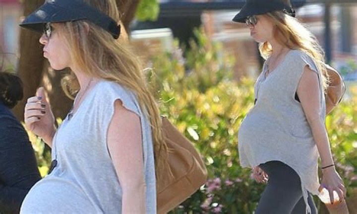 Chloe Fisher Weight Gain: Chloe Fisher Disclosed Her Pregnancy as A Cause of Her Weight Gain!