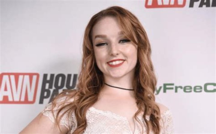 Gabrielle Echols Height, Weight, Net Worth, Age, Birthday, Wikipedia, Who, Nationality, Biography