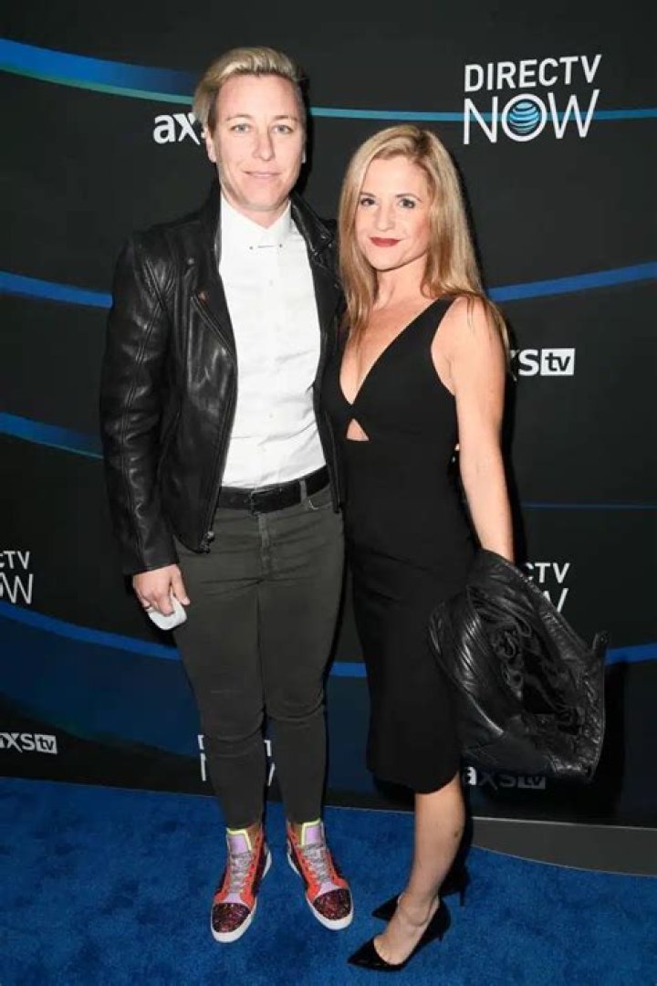 Glennon Doyle Height, Weight, Net Worth, Age, Birthday, Wikipedia, Who, Nationality, Biography