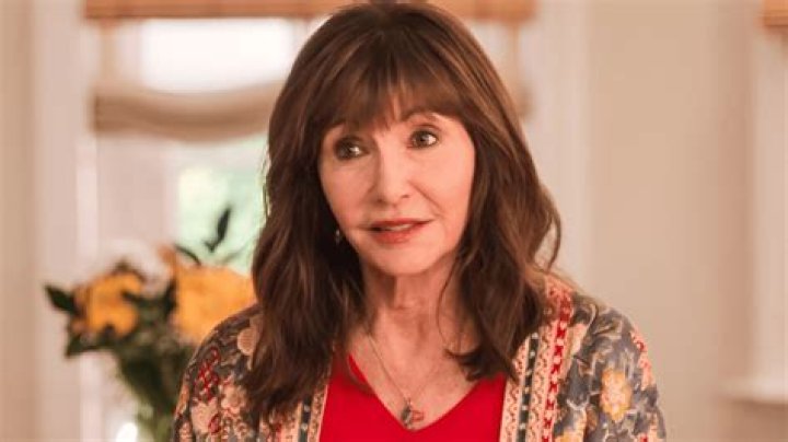 
How Much Money Does Mary Steenburgen Make? Latest Income Salary
