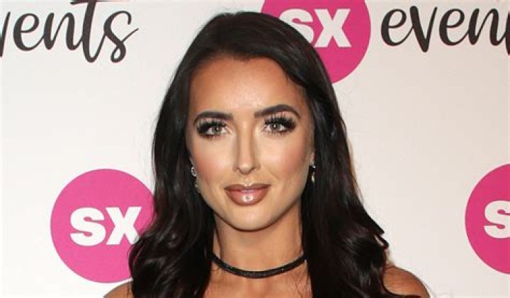 Love Island's Amy Day in Bathing Suit is in "Tropical State of Mind" — Celebwell