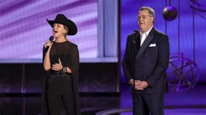 
Olivia Newton-John Seemingly Snubbed From the 2022 Emmys In Memoriam Tribute 