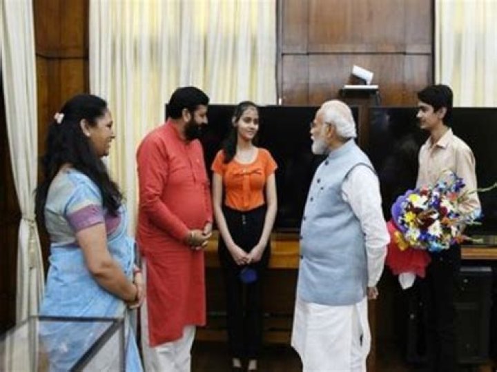 Seerat Saini Height, Weight, Net Worth, Age, Birthday, Wikipedia, Who, Nationality, Biography