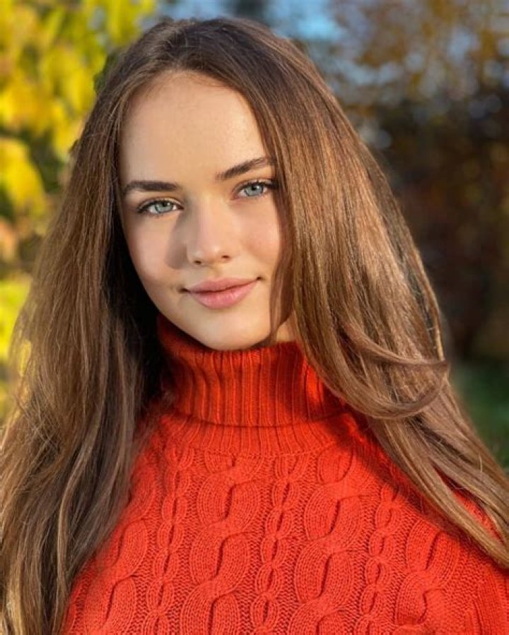 Stormi Henley – Bio, Facts, Family Life of Model & Actress