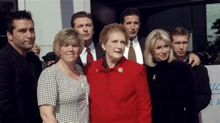 Who is Alec Baldwin’s sister Jane Sasso? Looks like Jane Lynch