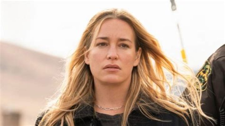 Who plays Summer Higgins on ‘Yellowstone’?